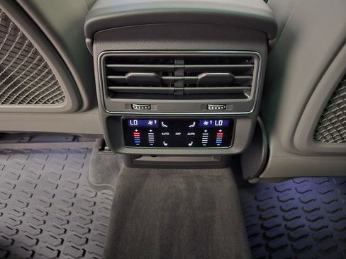 New 2026 Audi SQ8 Premium Plus AWD/4WD image 32