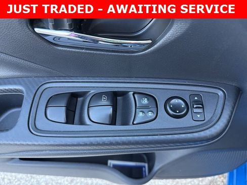 Used 2023 Nissan Versa SV image 11