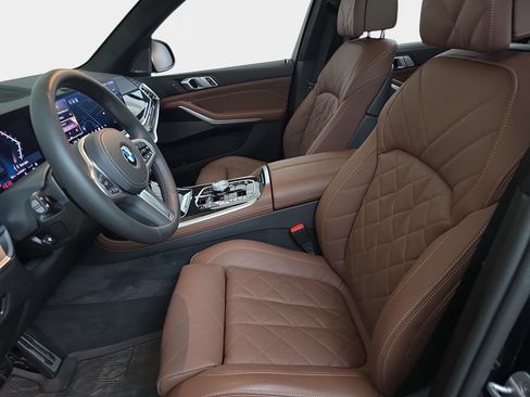 Used 2025 BMW X7 xDrive40i w/ M Sport Package AWD/4WD image 18