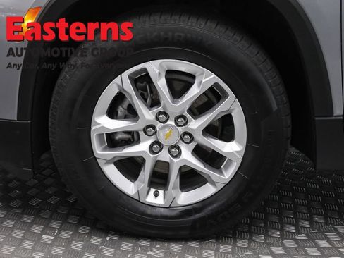 Used 2023 Chevrolet Traverse LS w/ Safety Package image 33