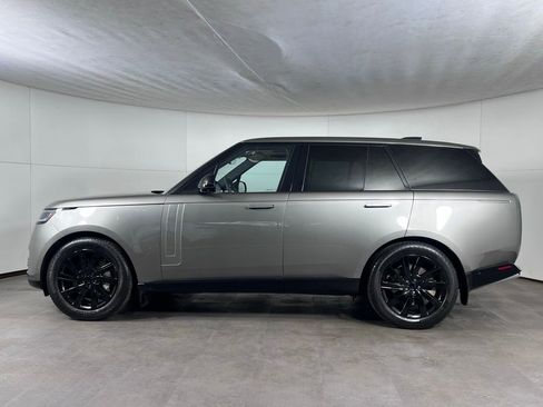 Used 2023 Land Rover Range Rover SE AWD/4WD image 2
