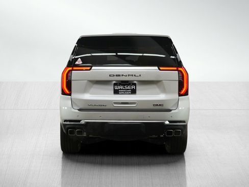 Used 2025 GMC Yukon Denali w/ Denali Reserve Package AWD/4WD image 4