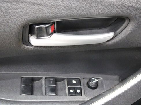 Used 2021 Toyota Corolla SE image 16