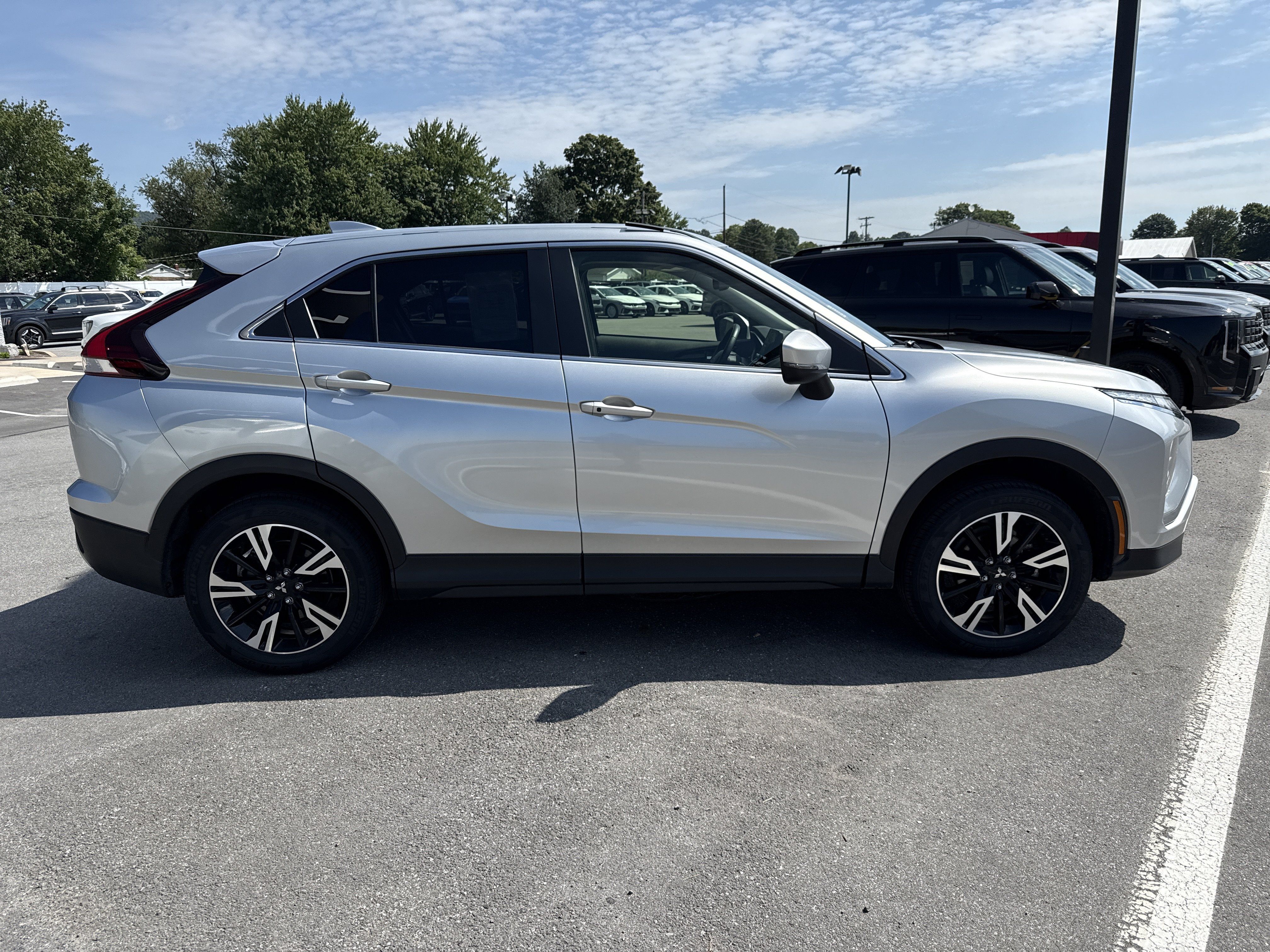 Used 2025 Mitsubishi Eclipse Cross SE AWD/4WD image 2