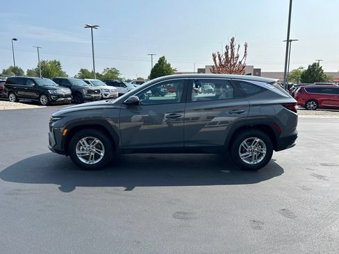 Used 2025 Hyundai Tucson SE AWD/4WD image 9