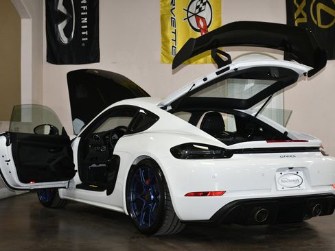 Used 2025 Porsche 718 Cayman GT4 RS w/ Weissach Package image 92