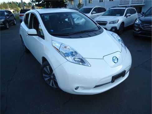 Used 2015 Nissan Leaf SV w/ LED & Quick Charge Package FWD image 4