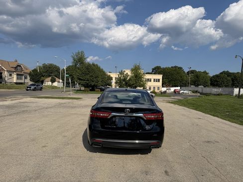 Used 2018 Toyota Avalon XLE FWD image 6