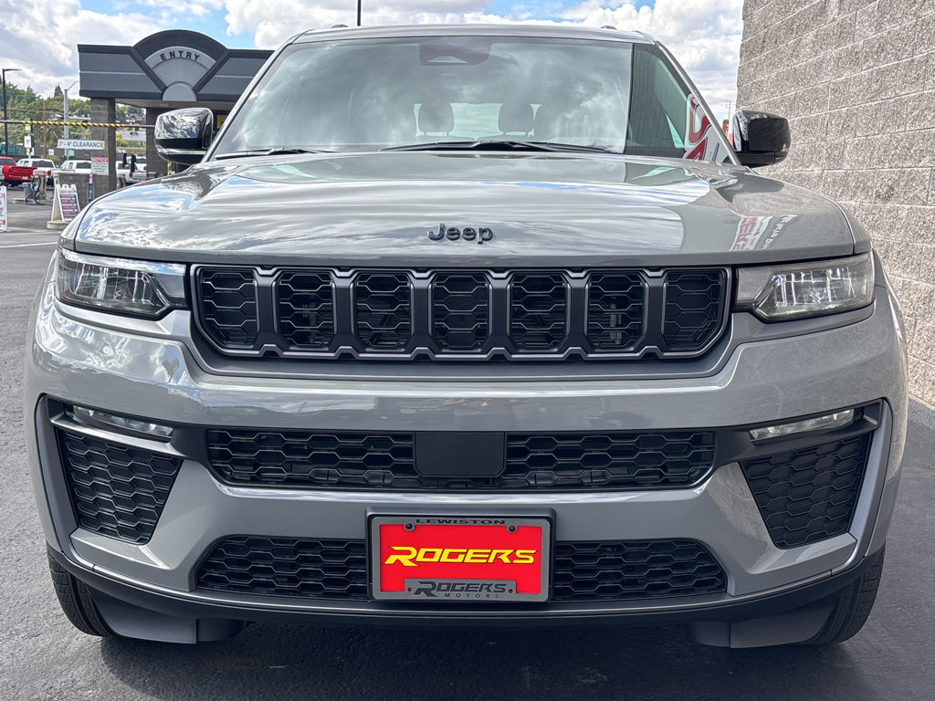 New 2027 Jeep Grand Cherokee L Limited w/ Limited Altitude Package AWD/4WD image 2