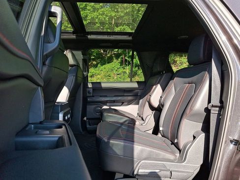 Used 2024 Ford Expedition Max Limited AWD/4WD image 10