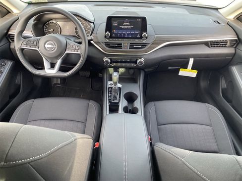 New 2025 Nissan Altima 2.5 SV image 16