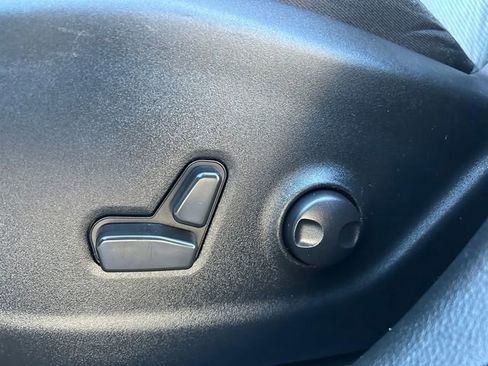 Used 2022 Jeep Cherokee Limited image 21