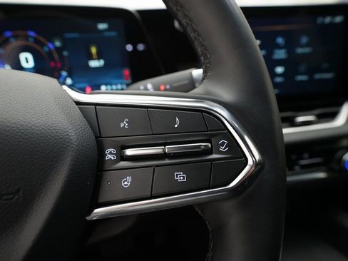 Certified 2025 Chevrolet Equinox LT image 18