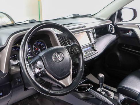 Used 2018 Toyota RAV4 Limited FWD image 23