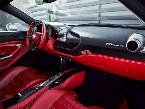 Used 2021 Ferrari F8 Tributo image 35