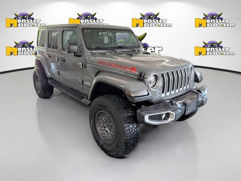 Used 2020 Jeep Wrangler Unlimited Sahara w/ Dual Top Group AWD/4WD image 3