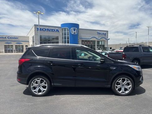 Used 2019 Ford Escape Titanium AWD/4WD image 2