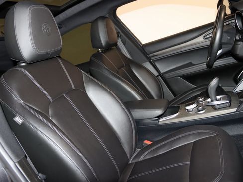 Used 2022 Alfa Romeo Stelvio Ti image 61