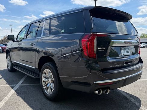 Used 2024 GMC Yukon XL Denali w/ Advanced Technology Package AWD/4WD image 5