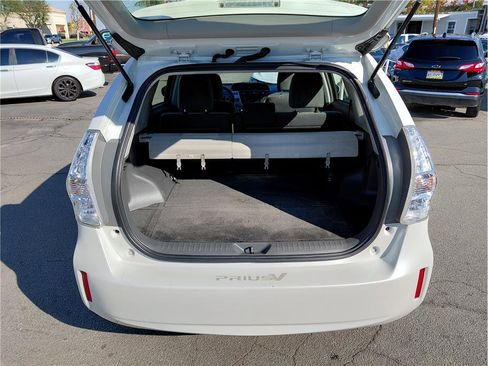 Used 2014 Toyota Prius V Two image 15