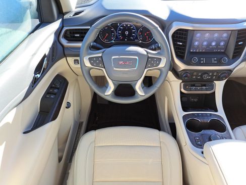 Used 2023 GMC Acadia Denali w/ Denali Ultimate Package image 8
