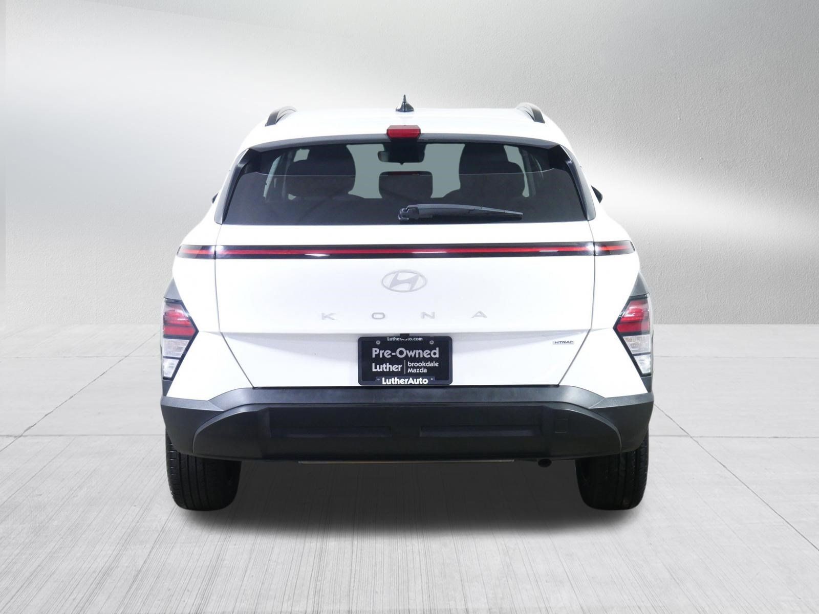 Used 2025 Hyundai Kona SEL AWD/4WD image 6