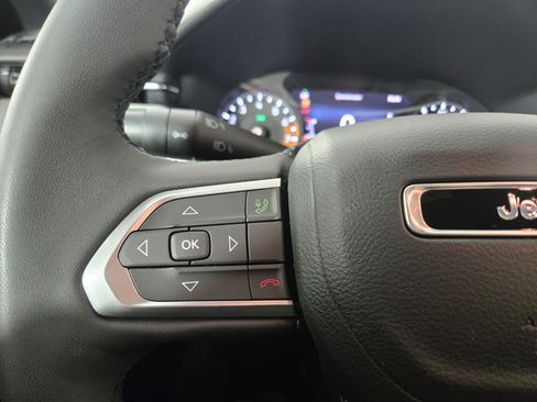 Certified 2023 Jeep Compass Limited AWD/4WD image 16