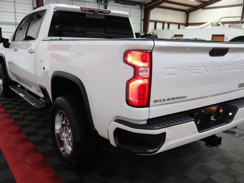 Used 2020 Chevrolet Silverado 2500 High Country w/ Technology Package AWD/4WD image 34
