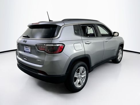 Used 2022 Jeep Compass Latitude w/ Convenience Group AWD/4WD image 5