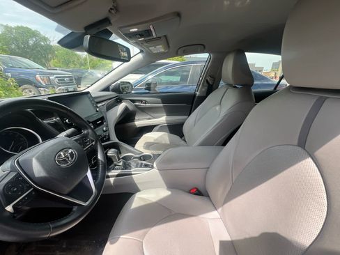 Used 2021 Toyota Camry XLE FWD image 8