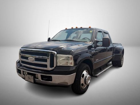 Used 2006 Ford F350 Lariat RWD image 2