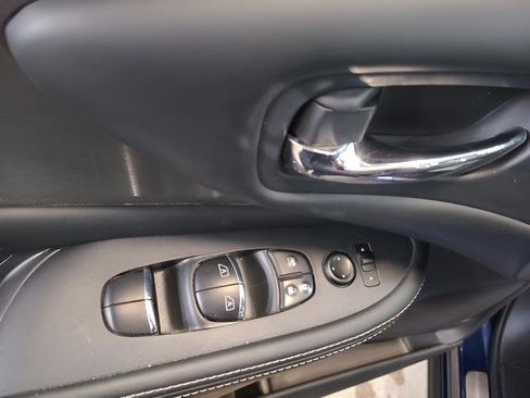 Used 2022 Nissan Murano SL w/ SL Moonroof Package image 8