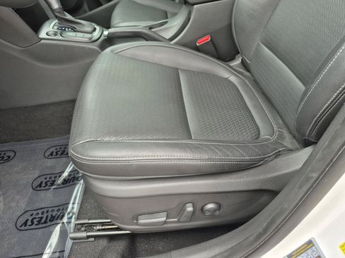 Certified 2021 Hyundai Kona Ultimate w/ Cargo Package FWD image 18