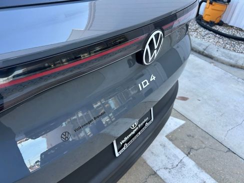 Used 2023 Volkswagen ID.4 Pro image 30