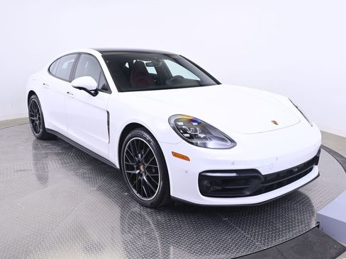 Certified 2023 Porsche Panamera 4 Platinum Edition AWD/4WD image 9