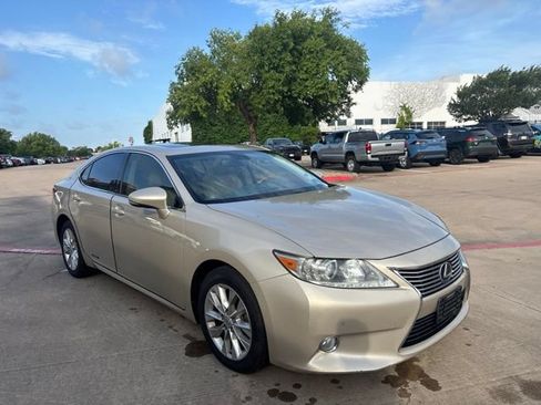 Used 2013 Lexus ES 300h w/ Luxury Pkg FWD image 3