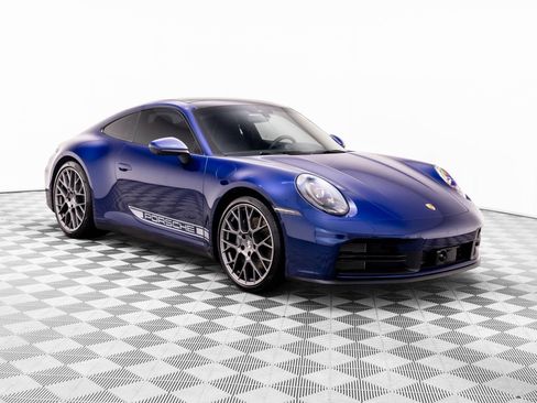 Certified 2025 Porsche 911 Carrera RWD image 6