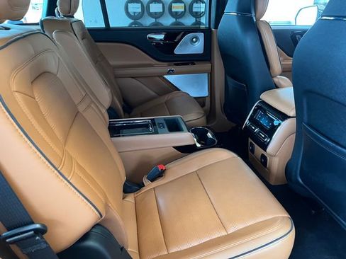 Used 2020 Lincoln Aviator Black Label Grand Touring w/ Class IV Trailer Tow Package AWD/4WD image 22
