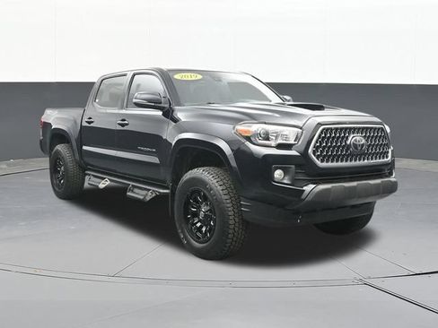 Used 2019 Toyota Tacoma TRD Sport w/ Technology Package AWD/4WD image 19
