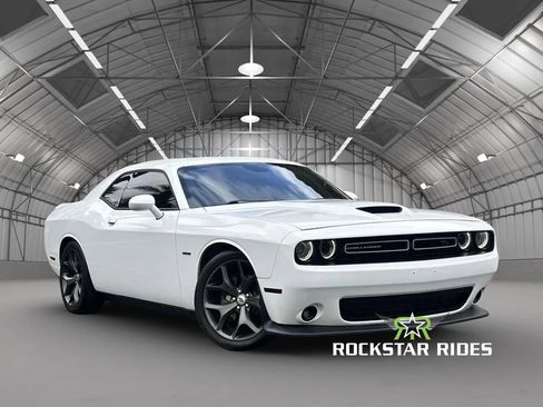 Used 2019 Dodge Challenger R/T RWD image 3
