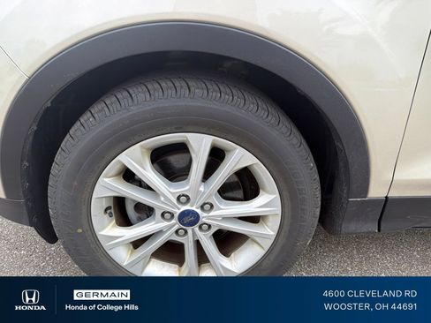 Used 2017 Ford Escape SE w/ Equipment Group 201A FWD image 10