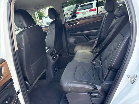 Used 2025 Volkswagen Atlas SE AWD/4WD image 19
