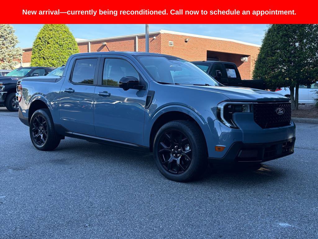Used 2025 Ford Maverick Lariat w/ Black Appearance Package AWD/4WD image 1