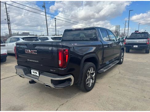 Used 2023 GMC Sierra 1500 SLT AWD/4WD image 5