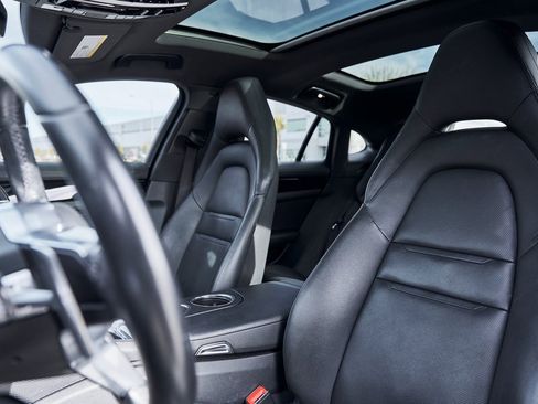 Used 2020 Porsche Panamera 4 image 44