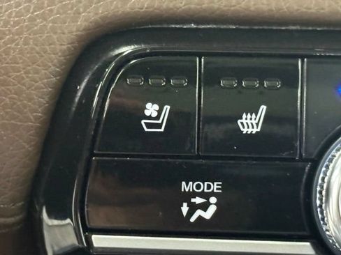 Used 2025 Honda Pilot Elite image 28