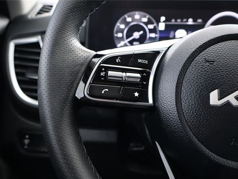 Certified 2024 Kia Seltos SX AWD/4WD image 16