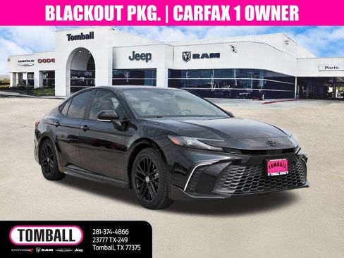 Used 2025 Toyota Camry SE w/ Convenience Package FWD image 1