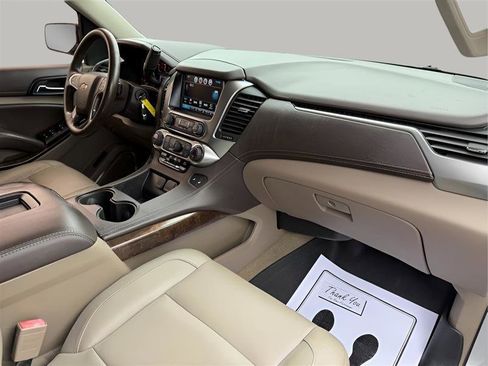 Used 2018 Chevrolet Suburban LT RWD image 32
