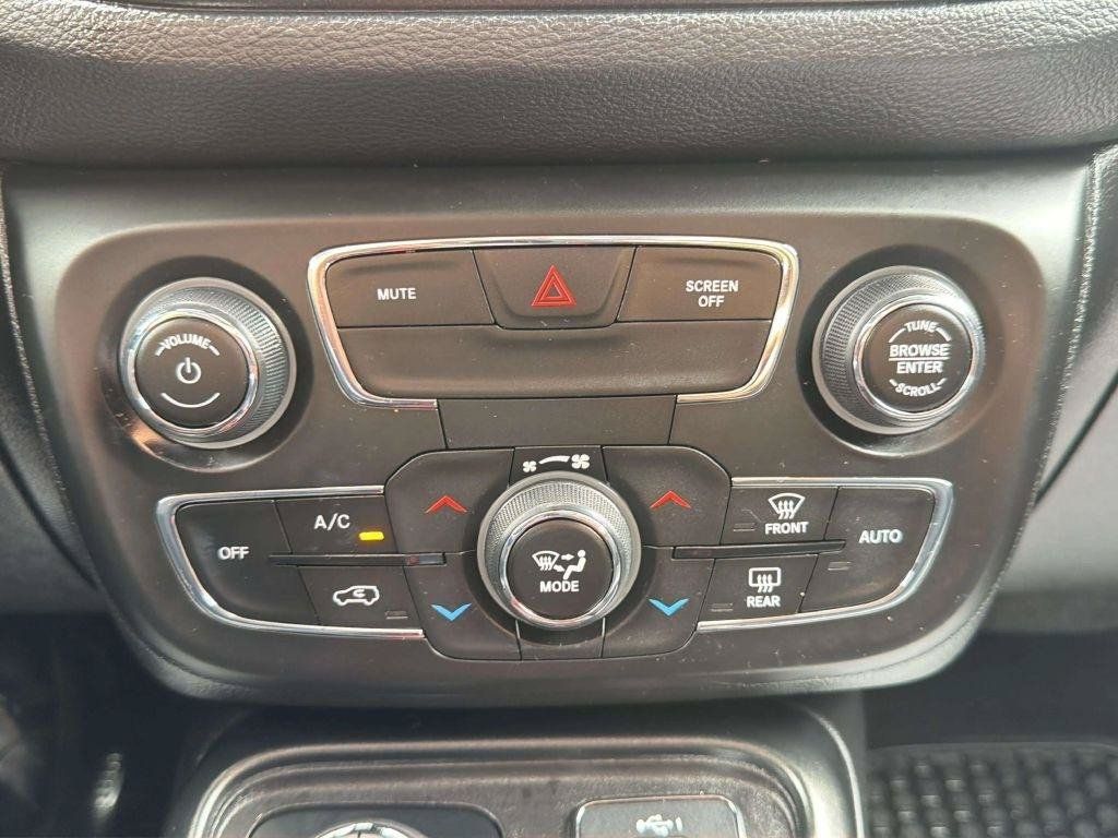 Used 2020 Jeep Compass Trailhawk w/ Cold Weather Group AWD/4WD image 23